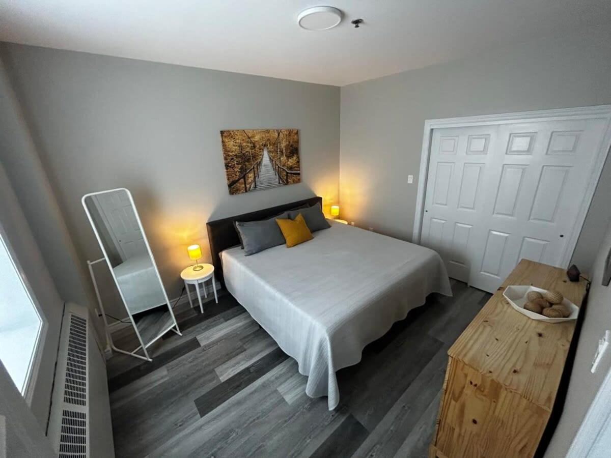 New Large Luxurious 2Br Condo In The Heart Of Uptown Coffee, Wifi セント・ジョン エクステリア 写真