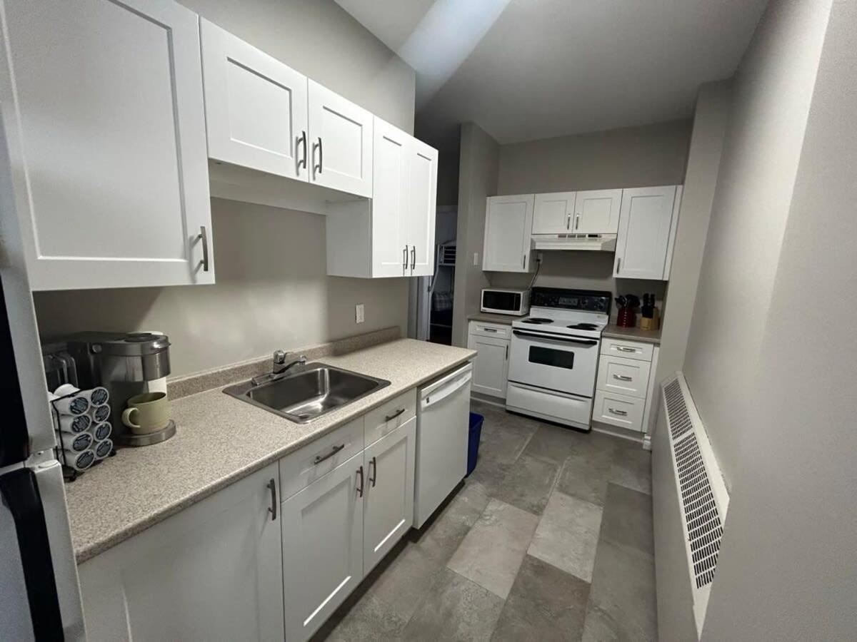 New Large Luxurious 2Br Condo In The Heart Of Uptown Coffee, Wifi セント・ジョン エクステリア 写真