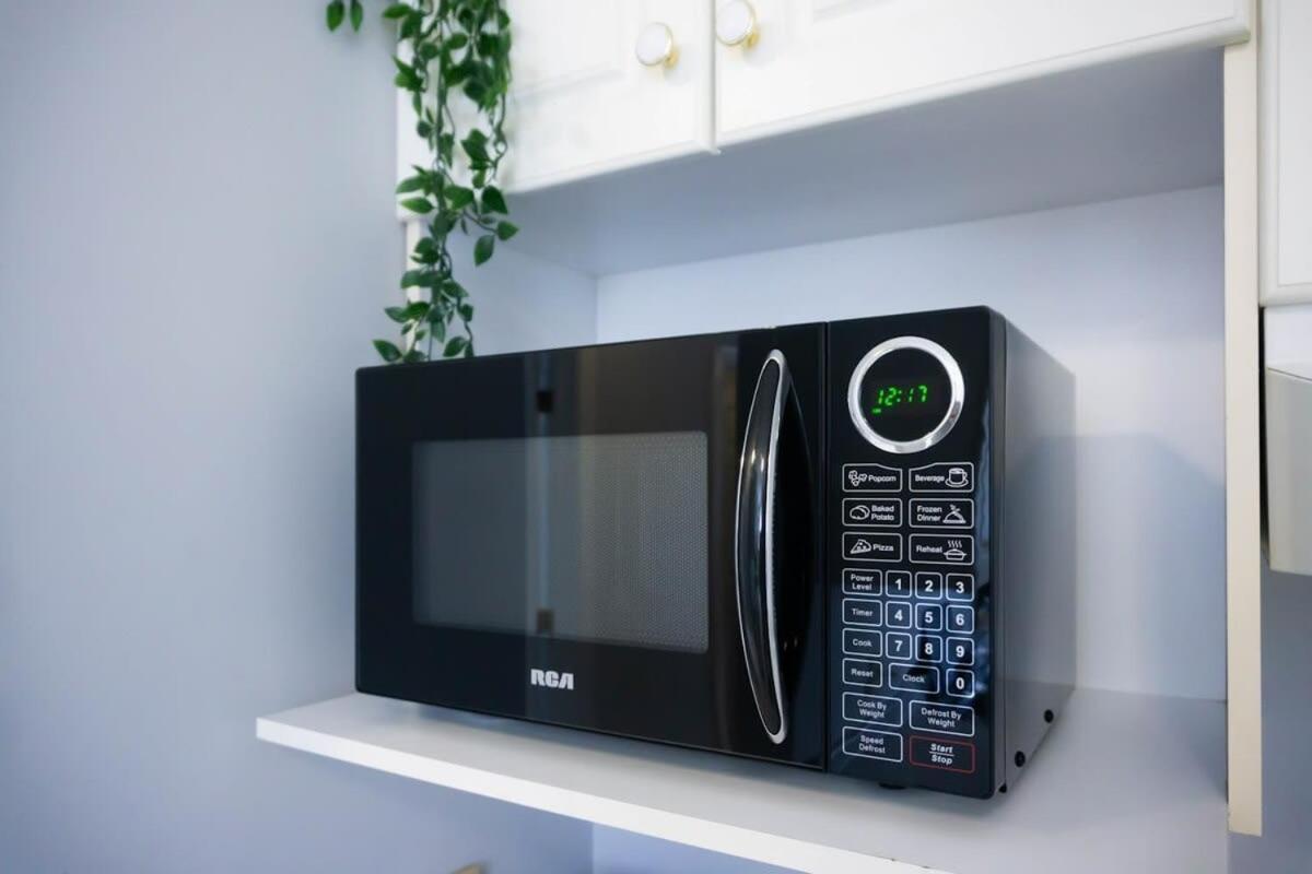New Large Luxurious 2Br Condo In The Heart Of Uptown Coffee, Wifi セント・ジョン エクステリア 写真