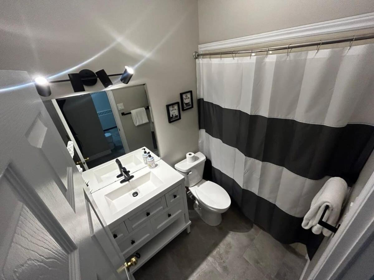 New Large Luxurious 2Br Condo In The Heart Of Uptown Coffee, Wifi セント・ジョン エクステリア 写真